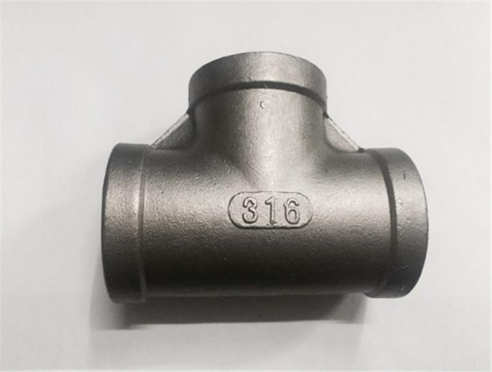Stainless steel threaded cast fitting